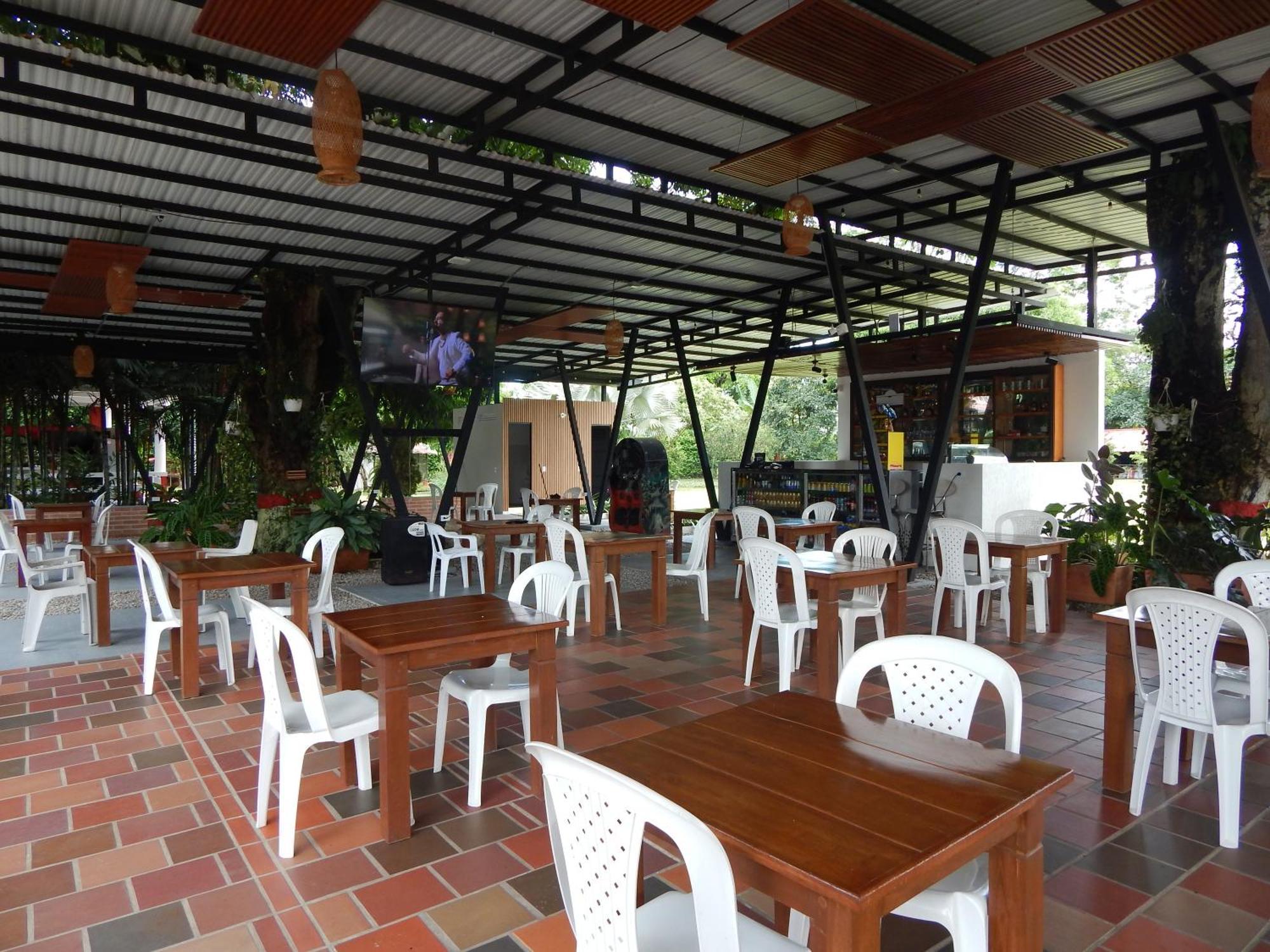 Hotel Campestre Las Palmas Sas Villavicencio Exterior photo