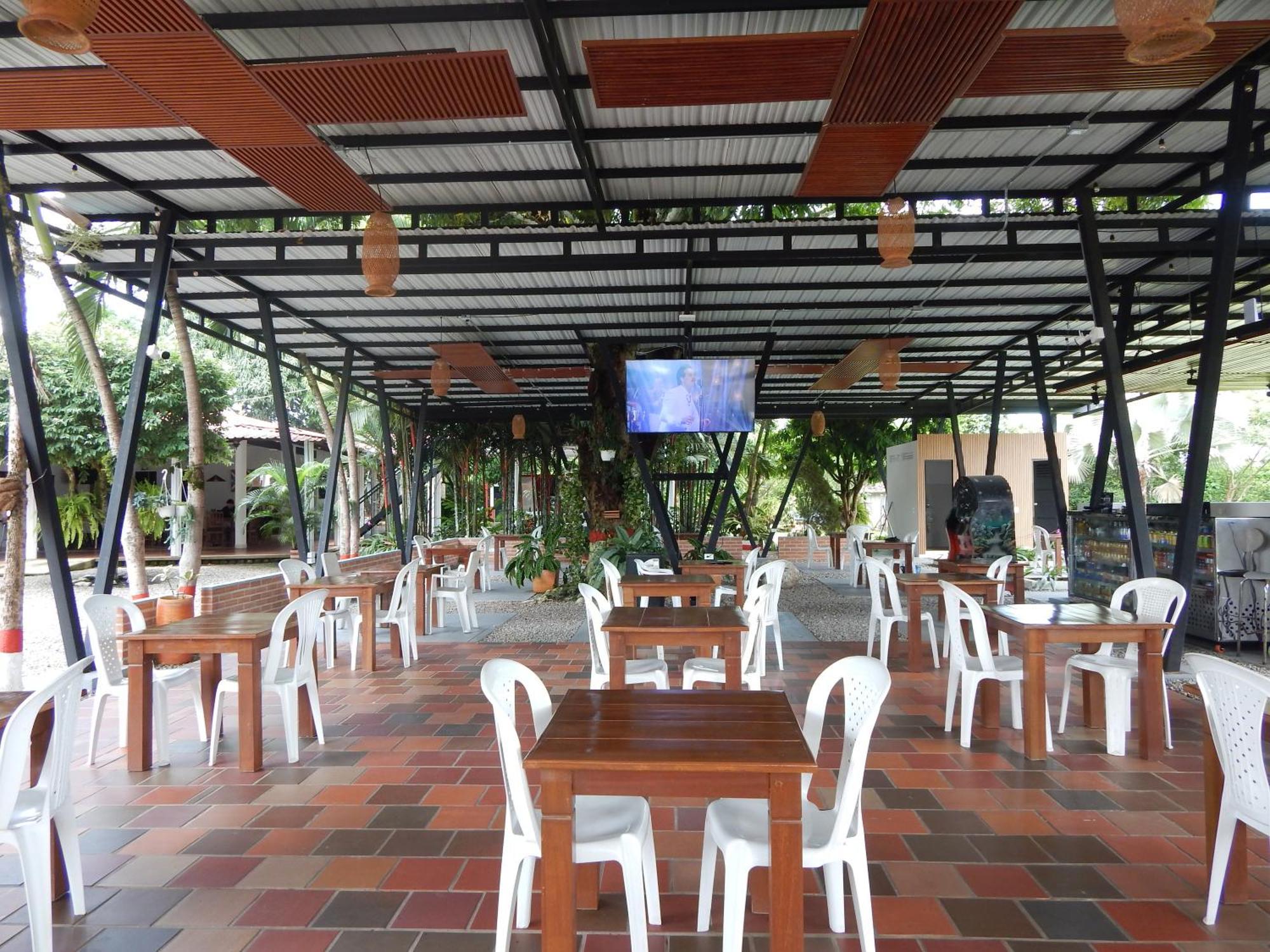 Hotel Campestre Las Palmas Sas Villavicencio Exterior photo